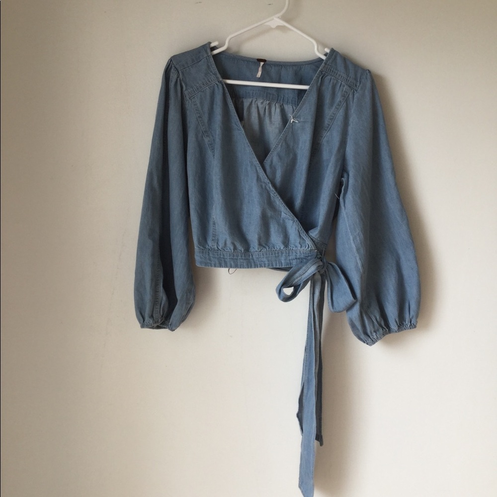 Free People Sophie Denim Top In MEDIUM WASH Size L